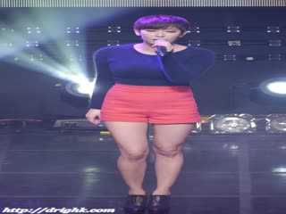 红色热裤歌唱少女 01