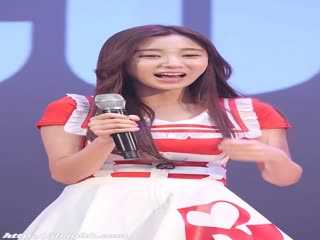 白裙翘臀靓妹 02