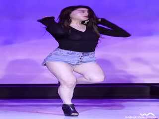 Showgirl美女视频395